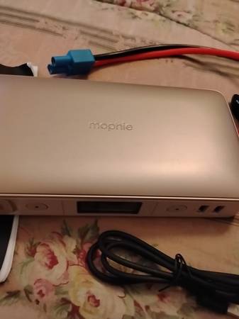 Mophie Powerstation Go AC - 55500w Battery Pack with Jumper Cables Pow - $60 (delray beach)63469939233025122