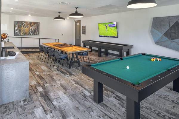 $2,135 / 2br - 1188ft2 - Pool-Side Fire Pit with Lounge Seating, Cyber Caf, Amenity Proximity (Tigard Or)63956503104642122