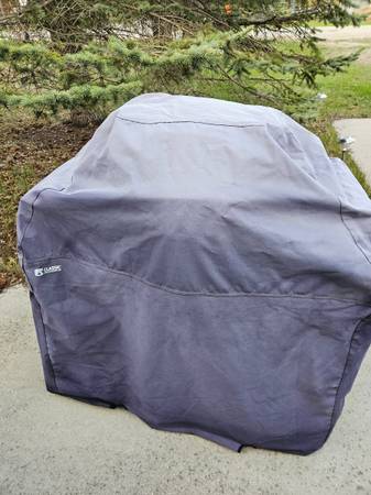 Weber Q 3200 LP GAS GRILL - $200 (Menomonee falls area)63470462526595121