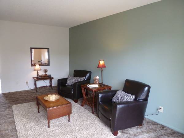 $1,250 / 2br - 2Bd at Bidwells Mill across the street from CSUC/Downtown- Now! (Chico)63972103726466123