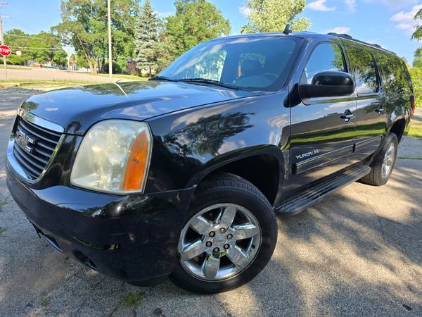 2011 GMC YUKON XL - $3,999 (ZION ILLINOIS)63618758906755120