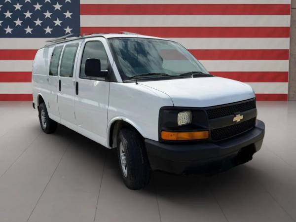 2013 Chevrolet Express 2500 - Photo 4