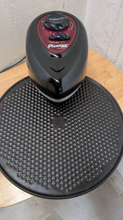 Pizzazz Pizza & Frozen Food Cooker 1