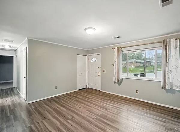 $1,100 / 3br - 962ft2 - Charming Brick Three Bedroom House In Colerain Township (Cincinnati)63974612894210120