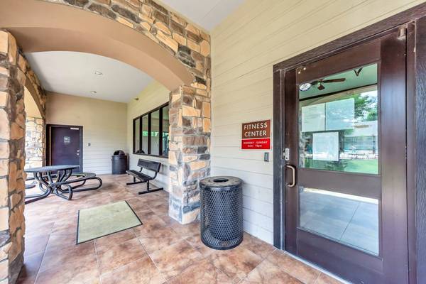 $1,140 / 1br - 706ft2 - Heating, Oven, Dog Park (4500 Sojourn Dr, Addison, TX)63796556083971121