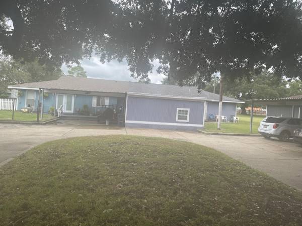 $450 / 1br - room for rent utilities included no deposite (Kenner)63903651669123122