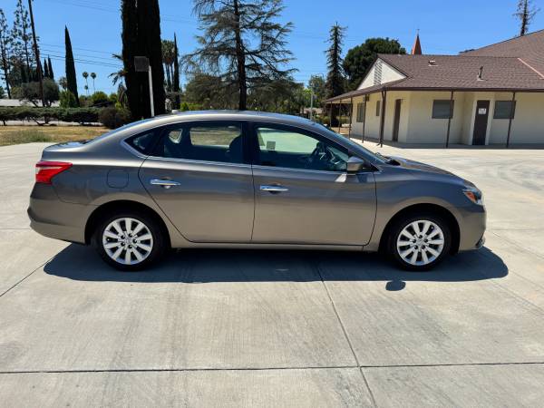 2016 Nissan Sentra SV - $5,90063623948781697123