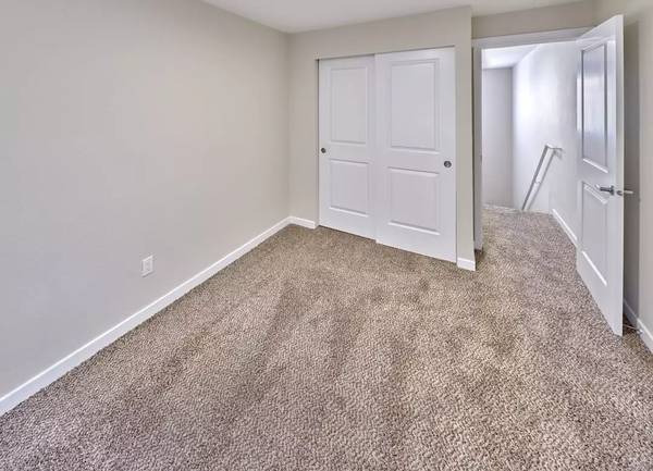 $2,895 / 3br - 1345ft2 - Unlock a New Chapter: Ideal Spaces Await! (Kent - Canyon Ridge Plaza)63688296191747123