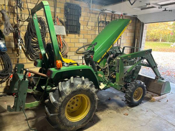 John Deere 770 1