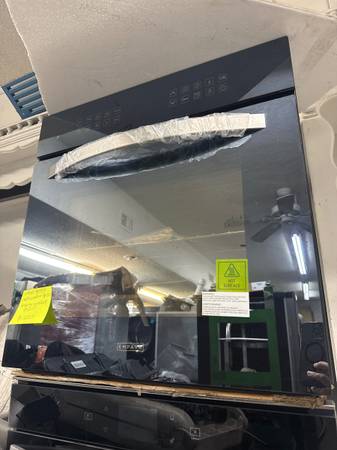 24” Empava electric single oven new !!! 1