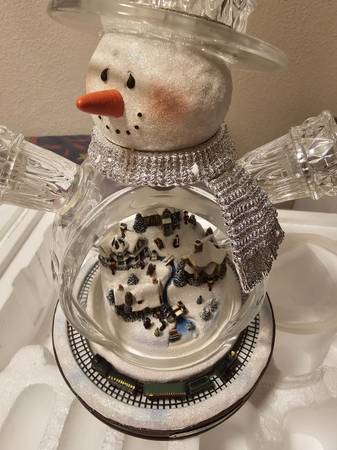 Like New Thomas Kinkade "White Christmas" Snowman Train 1