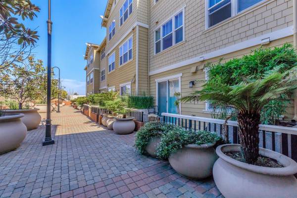 $3,130 / 2br - 1405ft2 - 2B/2.5B, Corporate Housing Available, Breakfast Bar (alameda)63824143501313120