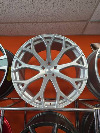 22" Staggered Element EL 99 Wheels 1