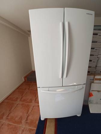 French door Refrigerator like new /6 months warranty 1