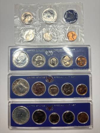 Special Mint Set (SMS) with 40% Silver Kennedy Half Dollar 1