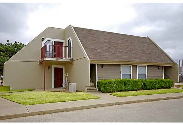 $1,059 / 2br - 900ft2 - 2B/2B - Waster & Trash Included in Rent - Washer/Dryer Connections (The Summit of Jenks)63982129843331123
