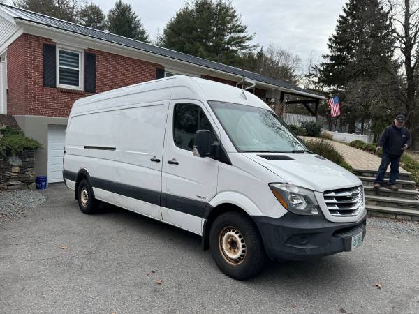 2015 Freightliner Sprinter Van - $14,00063437583474819122