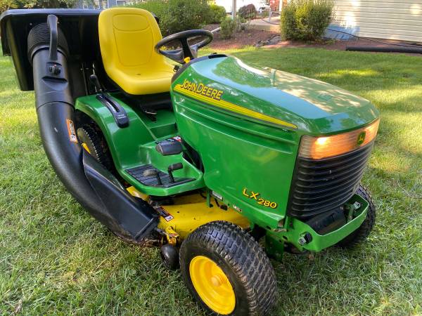 John Deere Garden Tractor LX280 with twin bagger - $1,650 (Glen Mills)63443713488385120