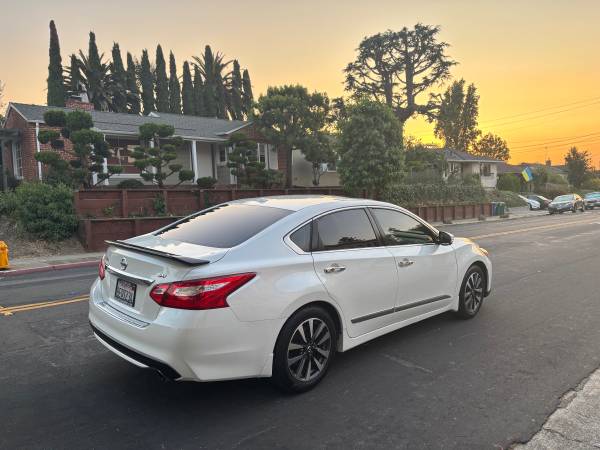 2017 Nissan Altima 2.5 SV - $6,90063470417209985123