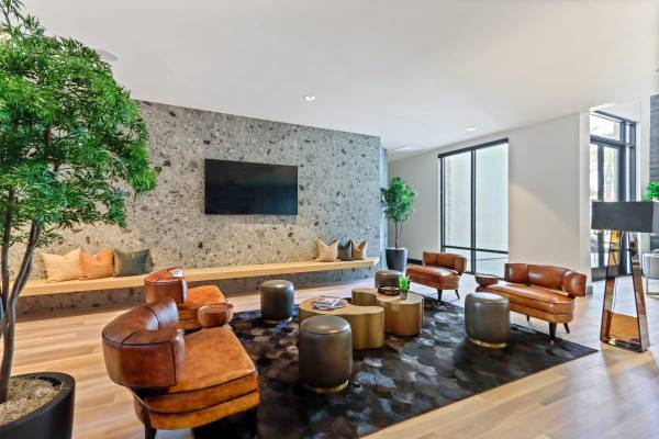 $2,773 / 1br - 735ft2 - ¡Vive donde eres valorado! 1 y 2 habitaciones listas para mudarse en Array63663854144257121