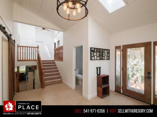 $1,599,000 / 3br - 3276ft2 - Two Homes on 37+ Acres with Shops, Barn, Creek & More! (Sweet Home, OR)63624668525057124