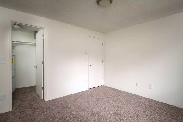 $1,576 / 1br - 700ft2 - Gorgeous 700 Sq Ft 1 Bed / 1 Bath with washer and dryer (Tigard - Newberg, Tualatin, Wilsonville)63842023943427123