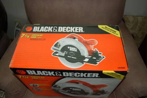 BLACK & DECKER 7 1/4" CIRCULAR SAW - $50 (MUSKEGO)62973884430979121
