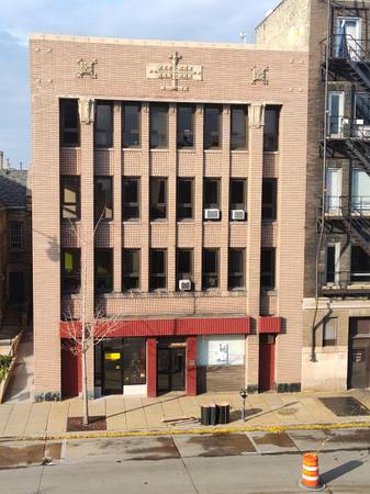 $300 / 100ft2 - BADGER BUILDING (Downtown Racine)63774369270147120