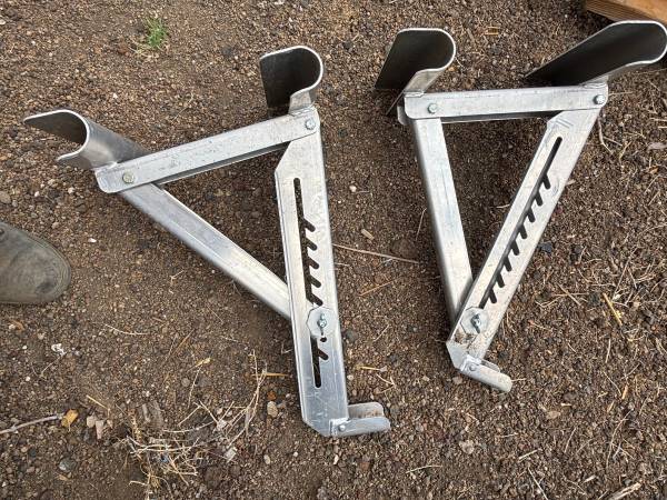Ladder jacks 1