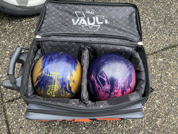 Motiv Vault Tangerine 2 Ball and  Roller Bowling Bag 1