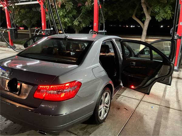 2011 Mercedes Benz E 350 BlueTEC photo 3