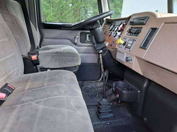 2005 Peterbilt Box Truck ( 335 ) C-7 Caterpillar Diesel ( 198,000 ) - $21,000 (Chehalis)63623079179009123