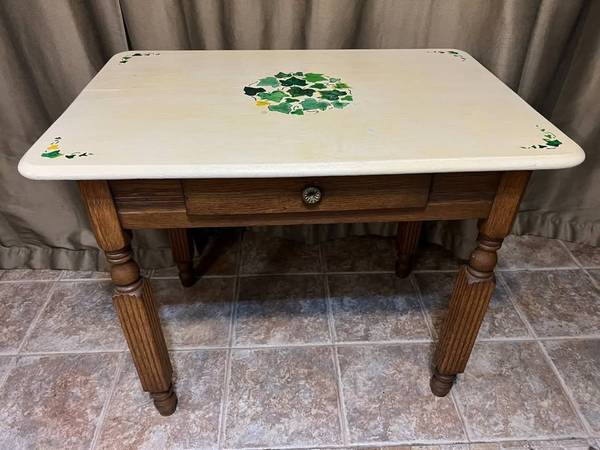 Elegant Handpainted Desk 1