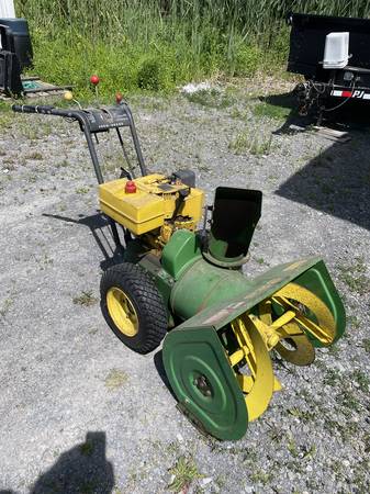 826 John Deere Snowblower 1