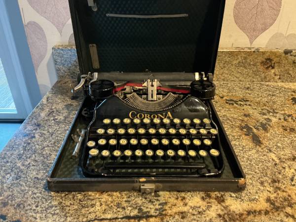 Corona 1920’s typewriter 1