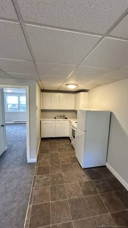 $1,695 / 1br - First Floor 1 Bed Andover On Train!! Avail Now! Prkng+Lndry+Cat Ok63655235997571124