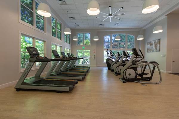 $1,745 / 2br - 1276ft2 - Our splendid view is a delight - see this 2 bed 2 bath for yourself! (Alpharetta)63964266135171122