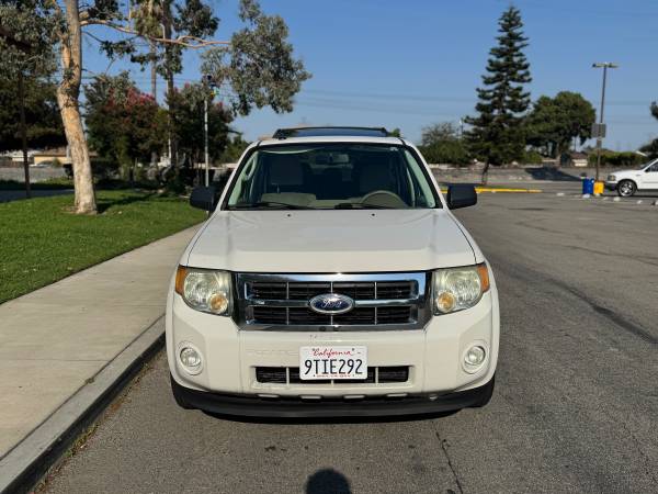 2010 ford escape - $4,50063624610520835122