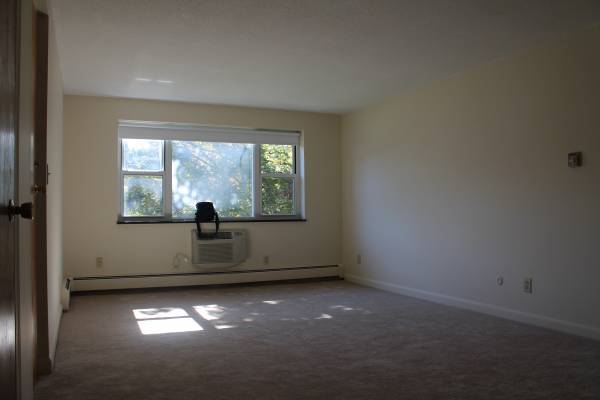 $2,650 / 2br - Close to Everyting - 2 bedroom with low upfront costs (Newton)63620394616963123