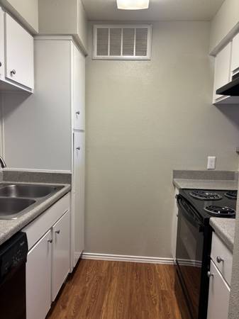 $799 / 1br - 1BR Apartment – Move-In Ready! Only $99 App Fee – Rent Special! (6350 Meadowvista Dr.)64036540553219121
