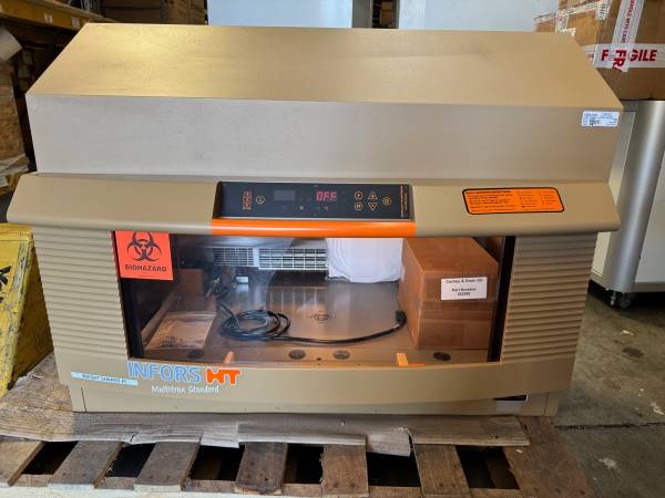 INFORS HT MULTITRON STANDARD INCUBATOR SHAKER 1