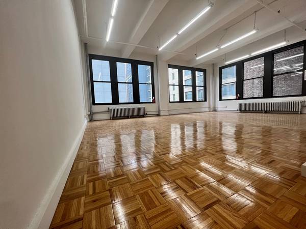 $3,050 / 840ft2 - $44 ¿Busca un nuevo hogar para su negocio? ¡No busque más! ☑☔☕ (Midtown)63854480573571121