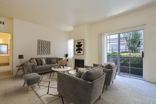 $3,559 / 2br - 1176ft2 - Tree-Top Views, In-Unit Full-Sized Washer & Dryer, 2/BD 2.5/BA (22219 Summit Vue Lane, Woodland Hills, CA)63700977811201120
