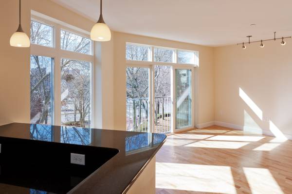 $4,500 / 2br - North Cambridge 2 Bed/2 Bath Condo | Cameron Ave (North Cambridge)63817612515841121
