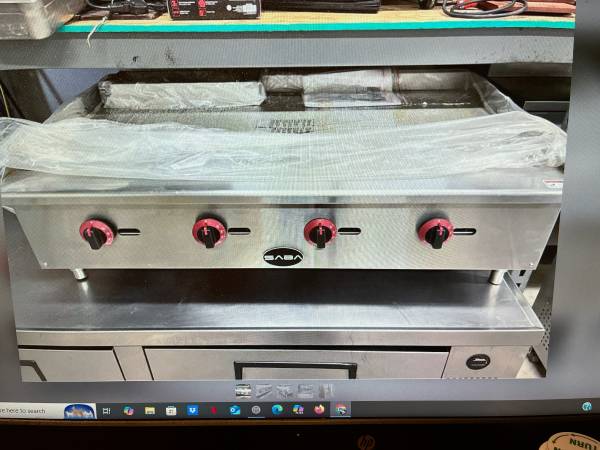 48” x 25” Thermostat Flat grill - New by Saba - 1 yr warranty 1