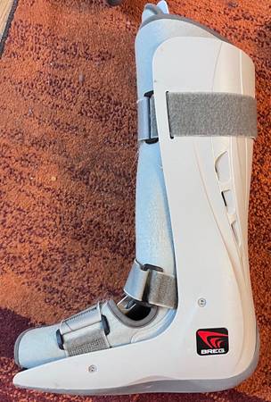 Drive folding walker, Breg walking boot, Med Spec ankle stabilizer - $20 (Baltimore)62970104469379123