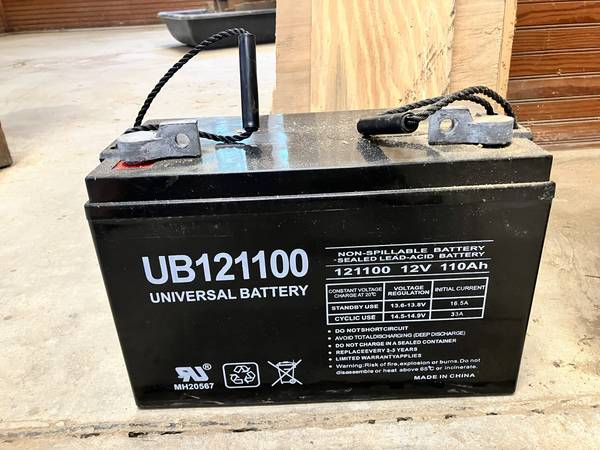 Universal battery UB121100 12V 110 Ah 1