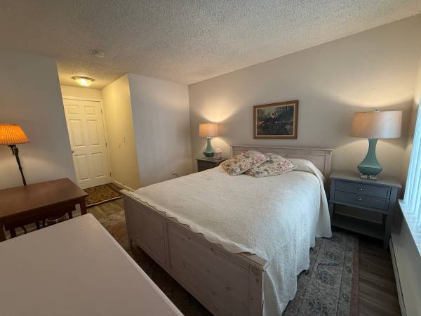 $1,150 / 2br - 150ft2 - Un dormitorio en un acogedor apartamento de dos dormitorios en Burien (Burien)63659648140035120