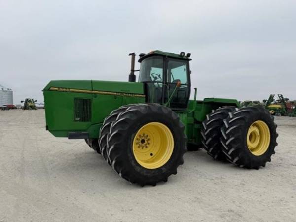 JOHN DEERE 8770 1