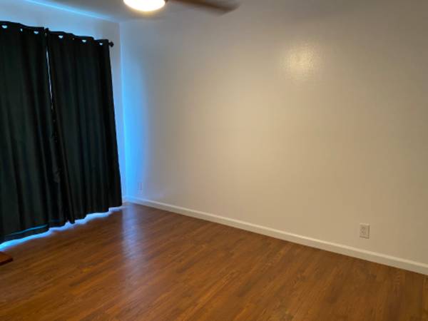 $1350.00 / 1br - Ventura “ROOM” with balcony for rent in a 3 bed/1.5 bath townhome/ Ava63800711748099123